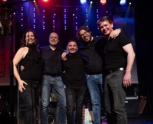 Lazy sunday - Cover the Groove @ Leidse Lente